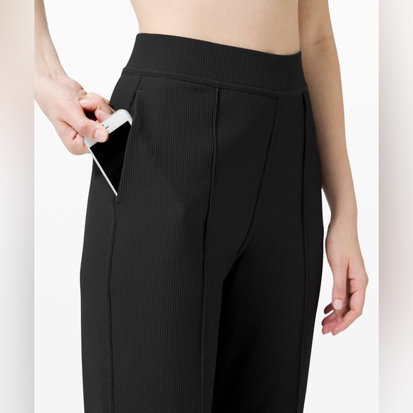 Lululemon Urban Strides Super High-Rise Pant 25"
Black - Picture 4 of 10